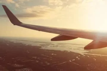 Transport Par Avion din America În România